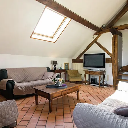 Spacious Farmhouse In Fontenelle With Garden Walcourt