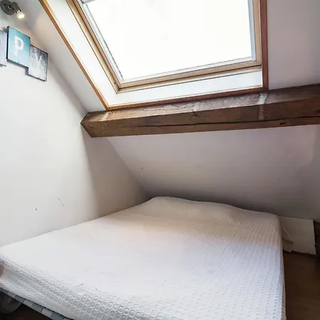 Holiday home Spacious Farmhouse In Fontenelle With Garden Walcourt