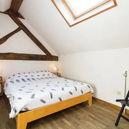 Holiday home Spacious Farmhouse In Fontenelle With Garden